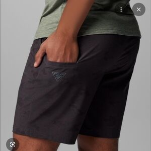 NWT Mens PFG Uncharted 6" Shorts | Shark Uncharted